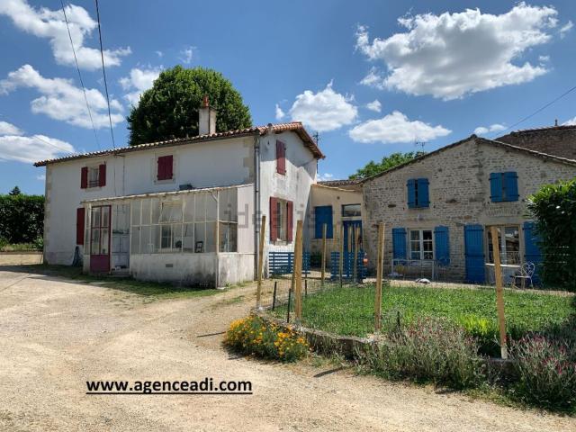 Maison, Azay le Brûlé