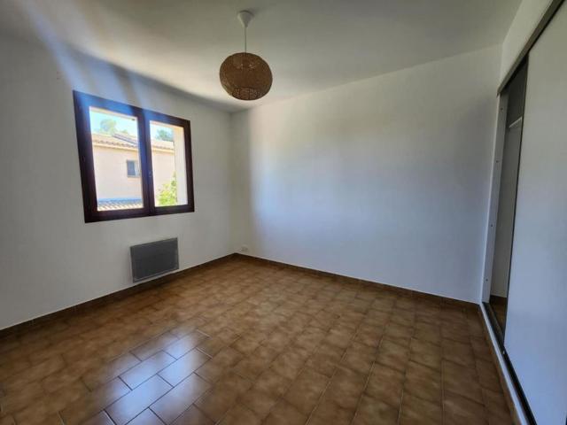 Maison Boulouris 4 pièces 82 m2 VERANDA SOUS SOL JARDIN