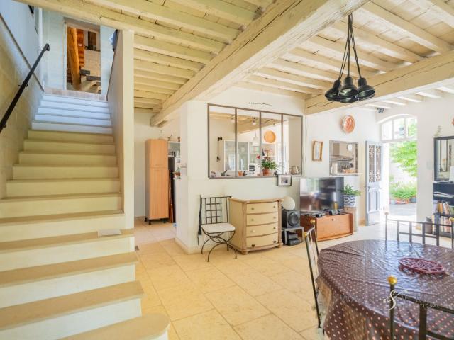 Maison Boulbon 8 pièce s 270 m2