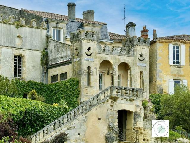 Maison, Bourg
