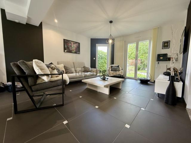 Maison, Bourg Achard