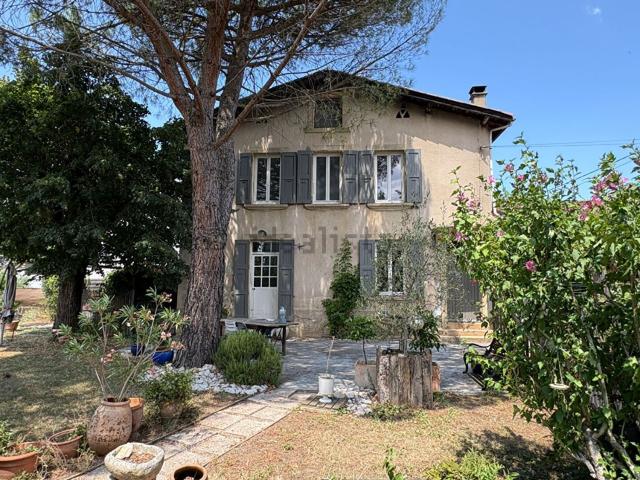 Maison, Bourg de Péage