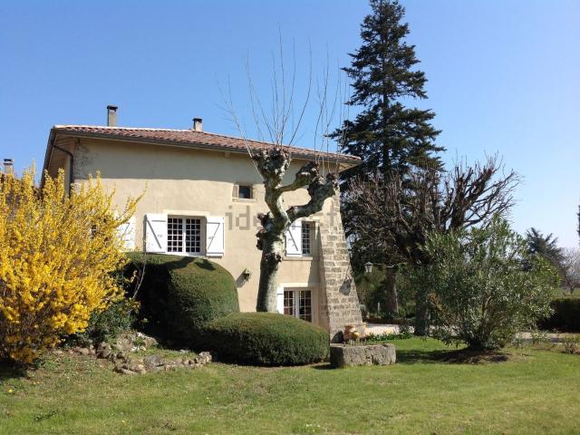 Maison, Bourg de Péage