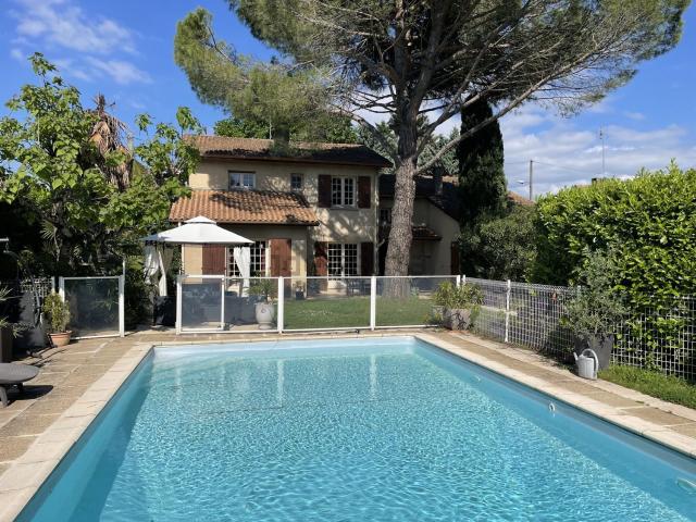 Maison, Bourg de Péage