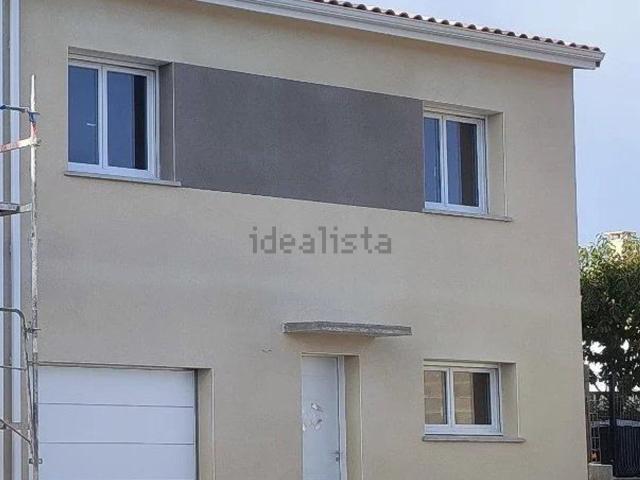 Maison, Bourg Saint Bernard