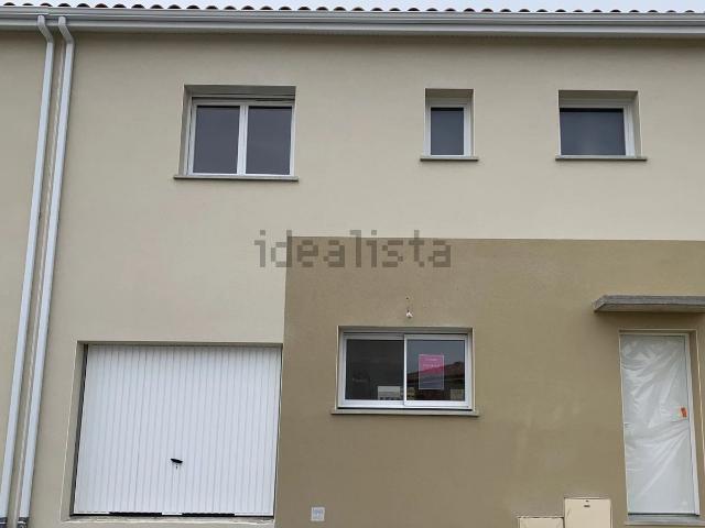 Maison, Bourg Saint Bernard