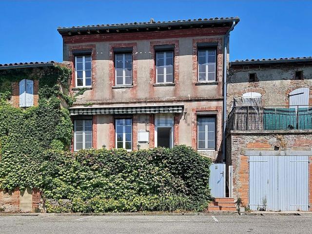 Maison, Bourg Saint Bernard