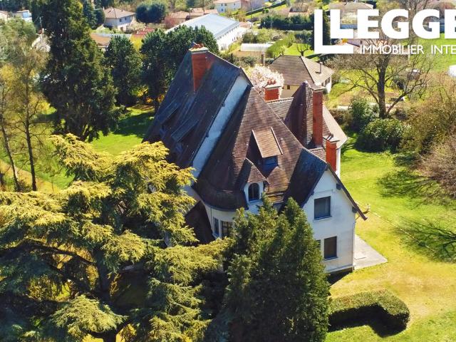Maison bourgeoise 450m2, 16 pièces, 6950m2 de terrain arboré