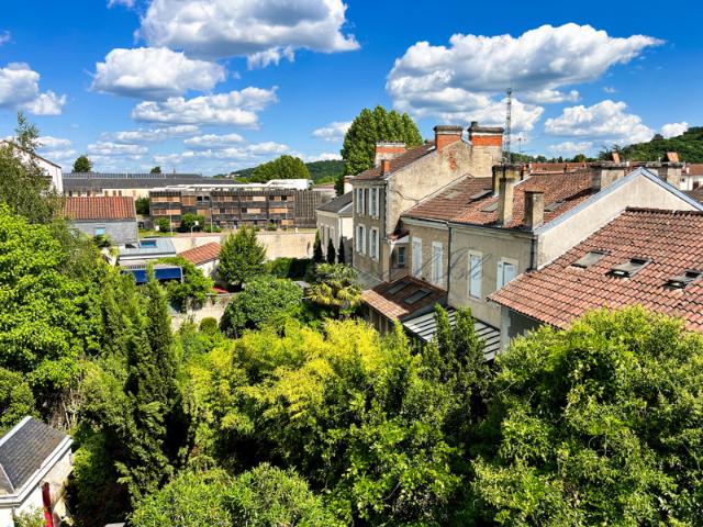 MAISON BOURGEOISE