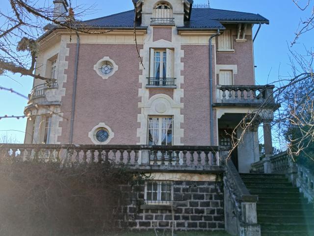MAISON BOURGEOISE