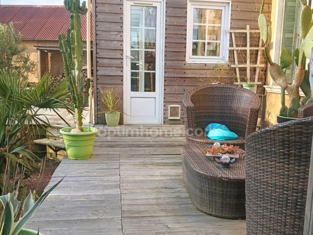 Maison bourgeoise 6 chambres – 216 m² – Jardin arboré, garage et prestations de qualité