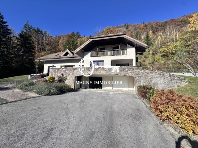 Maison bourgeoise 10 pièces vue dégagée 280m² Châtillon sur Cluses