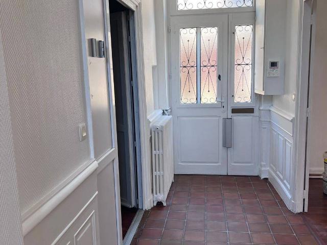 Maison bourgeoise 180 m2, 4 à 5 chambres, garage et jardin Ham centre