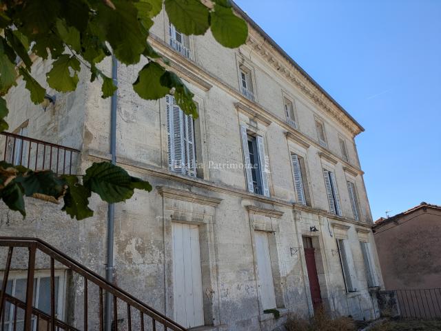 Maison bourgeoise, 210 m2, dépendances, jardin, Mareuil en Périgord