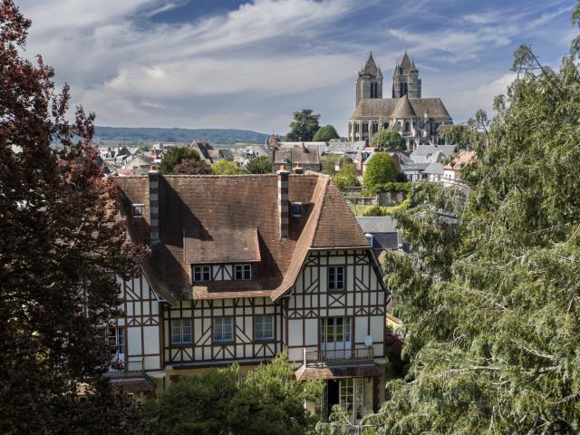 Maison Bourgeoise A Noyon Oise 920 m2 920m² Noyon
