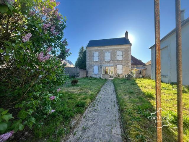 Maison bourgeoise avec vue dégagée Calme, terrain et dépen