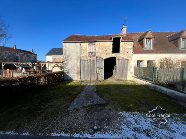 Maison bourgeoise avec vue dégagée Calme, terrain et dépenda. 82m² Molesmes
