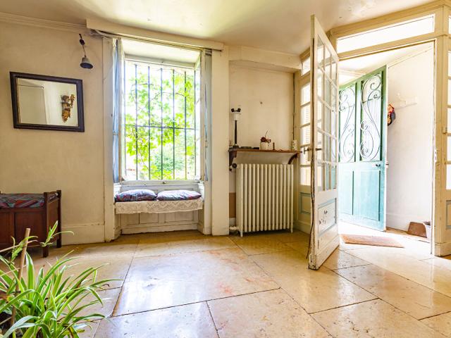 Maison Bourgeoise,Dole Saint Ylie, 380 m2 habitable + greniers + caves + dépendance