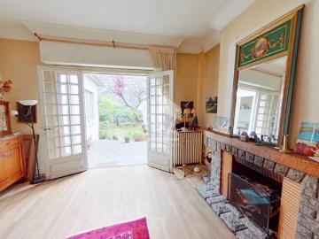 Maison bourgeoise en Pierre 5 chambres Jardin Garage Cave Bordeaux Croix Blanche 6 pièce s 154.16 m2