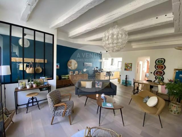 Maison bourgeoise entièrement rénovée face Loire