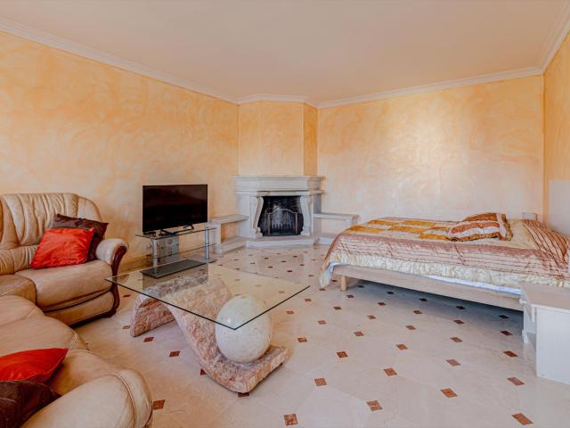 Maison Bourgeoise Immeuble de 320m² Divisée en 3 Apparteme. 320m² Brou sur Chantereine