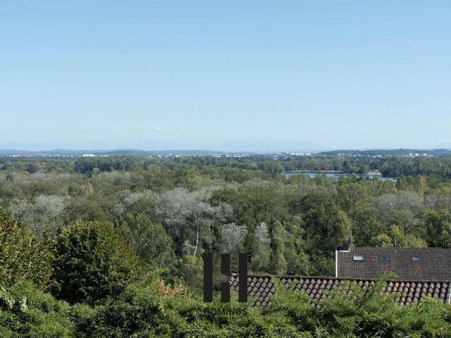 Maison bourgeoise meublée climatisée avec vue sur le lac de Miri