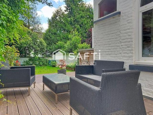Maison bourgeoise style Art Nouveau de 181m² Jardin et Cave Secteur prisé