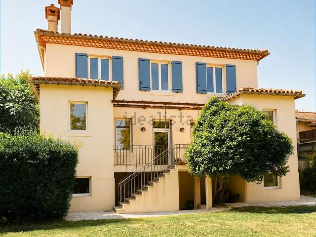 Maison, Bout du Pont de Larn