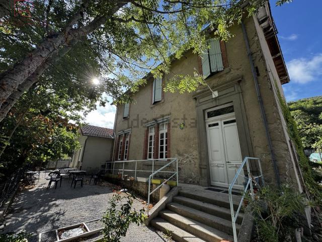 Maison, Bout du Pont de Larn