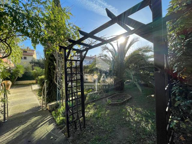 Maison, Bompas