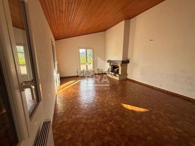 Maison, Borgo