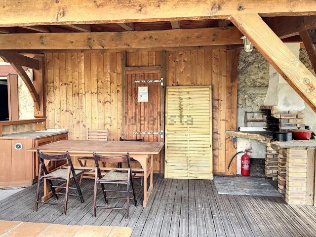 Maison, Bazas