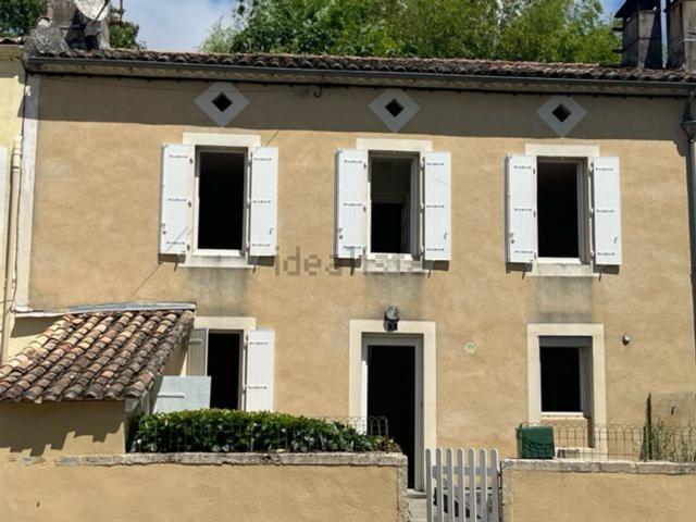 Maison, Bazas