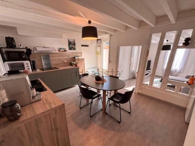 Maison, Bazas