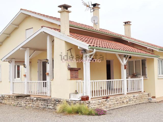 Maison, Bazet