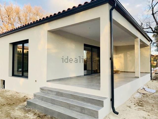 Maison, Bages