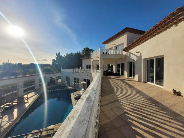 Maison, Bages