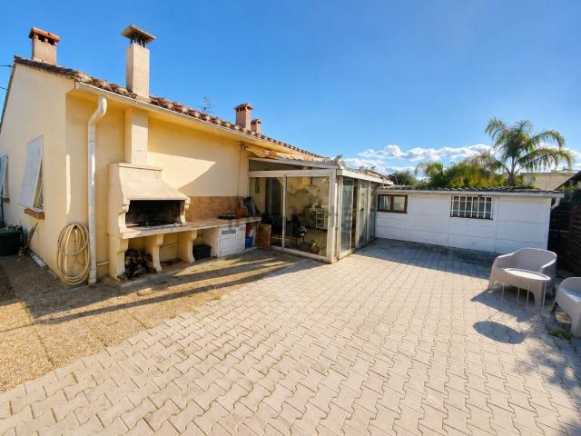 Maison, Bages