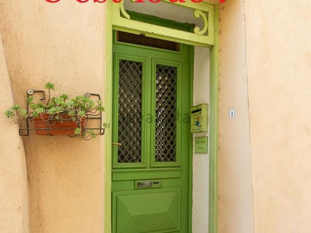 Maison, Bages