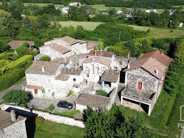 Maison, Baix
