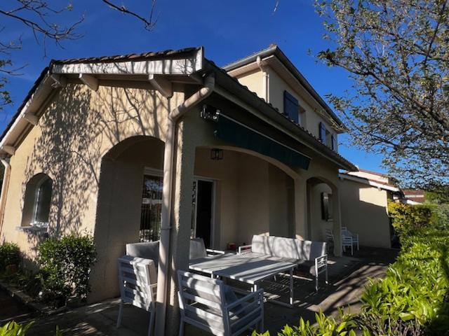 Maison Balbigny 1400m2 de terrain clos