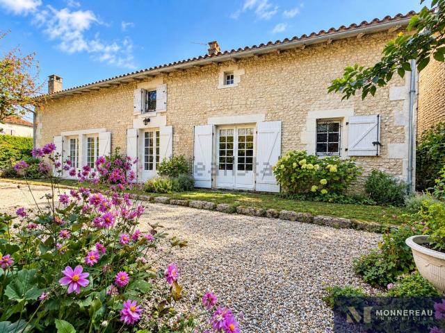 Maison, Barbezieux Saint Hilaire