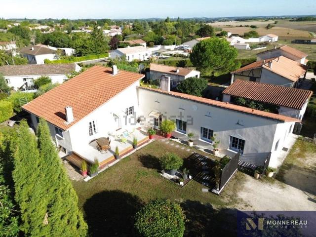 Maison, Barbezieux Saint Hilaire