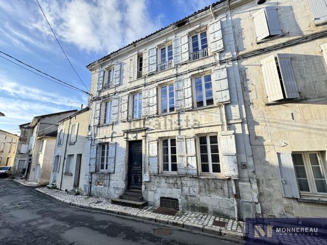 Maison, Barbezieux Saint Hilaire
