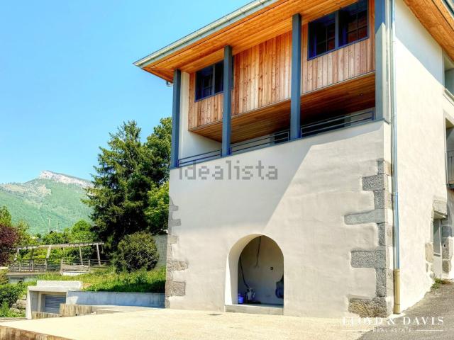 Maison, Curienne