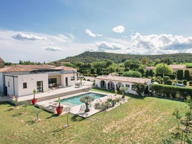 Maison, Baron