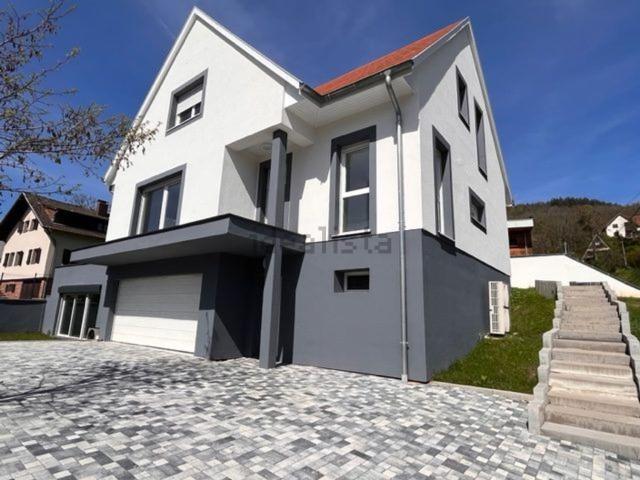 Maison, Barr