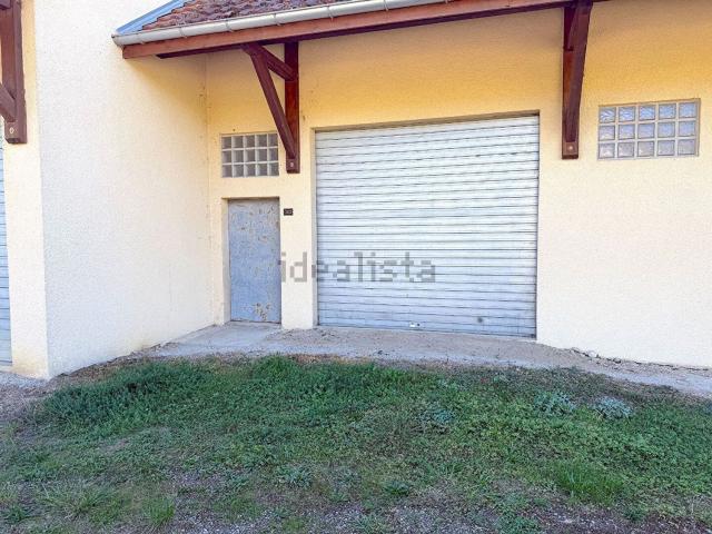 Maison, Bassy