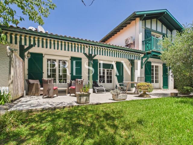 Maison basque au calme avec jardin Proche du bourg 155m² Arbonne