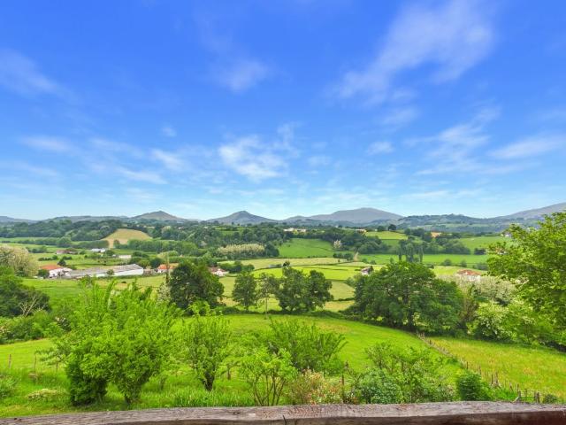 Maison basque 178 m² avec terrain de 15 000 m² Ayherre 178m² Hasparren